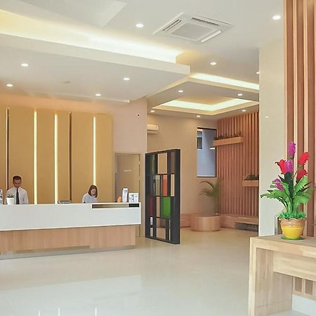 Hotel Mutiara Mitra Reddoorz Padang Sidempuan Ngoại thất bức ảnh