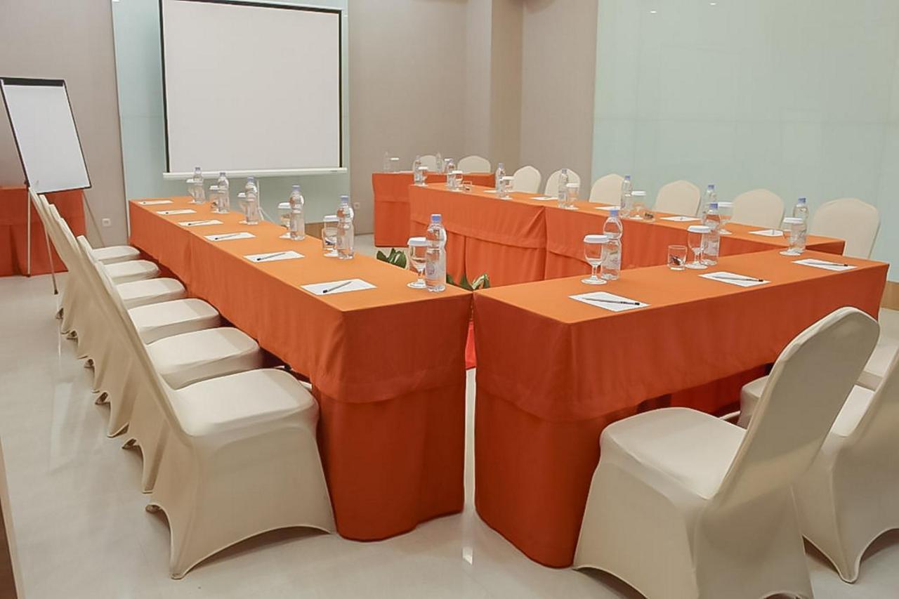 Hotel Mutiara Mitra Reddoorz Padang Sidempuan Ngoại thất bức ảnh
