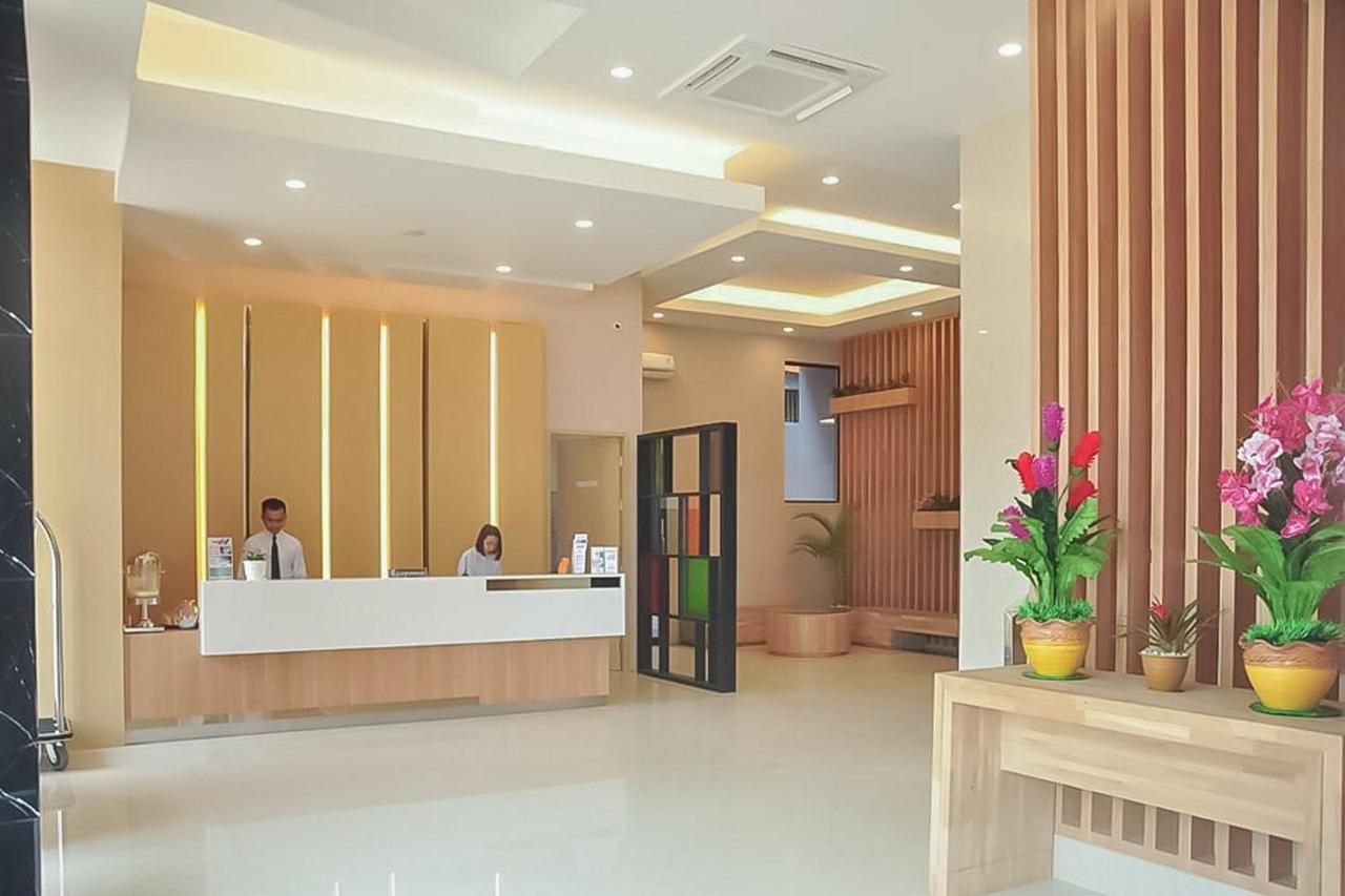 Hotel Mutiara Mitra Reddoorz Padang Sidempuan Ngoại thất bức ảnh